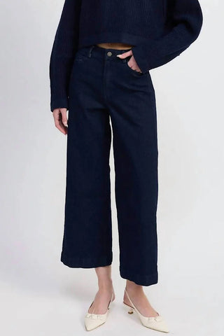 Slightly Flared Cropped Jean